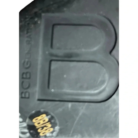 BCBG GENERATION BLACK PATENT LEATHER WEDGE WOMEN'S SIZE 8 - Picture 11 of 13